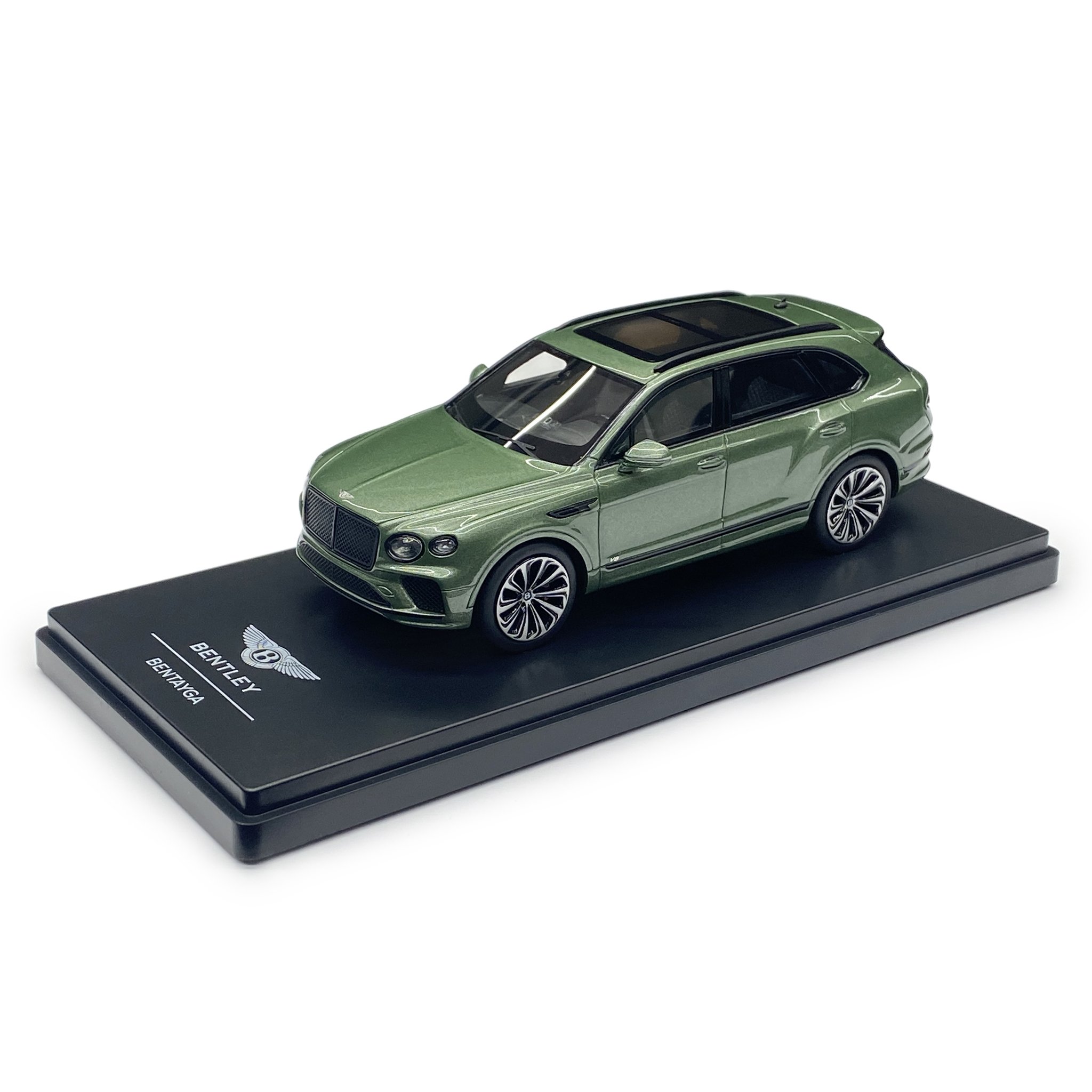 1:43 Bentayga V8 (ALPINE GREEN)